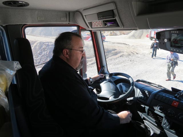 Al volante del Iveco Magirus de cambio manual se requiere toda la atención del conductor.